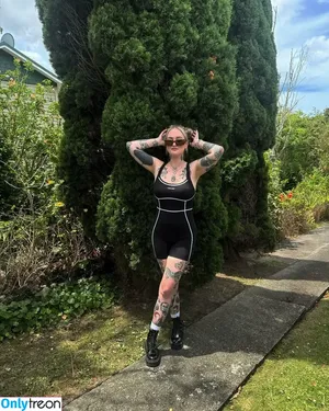 Goth Queen /  / lil__ked / lil_ked nude photo #0001