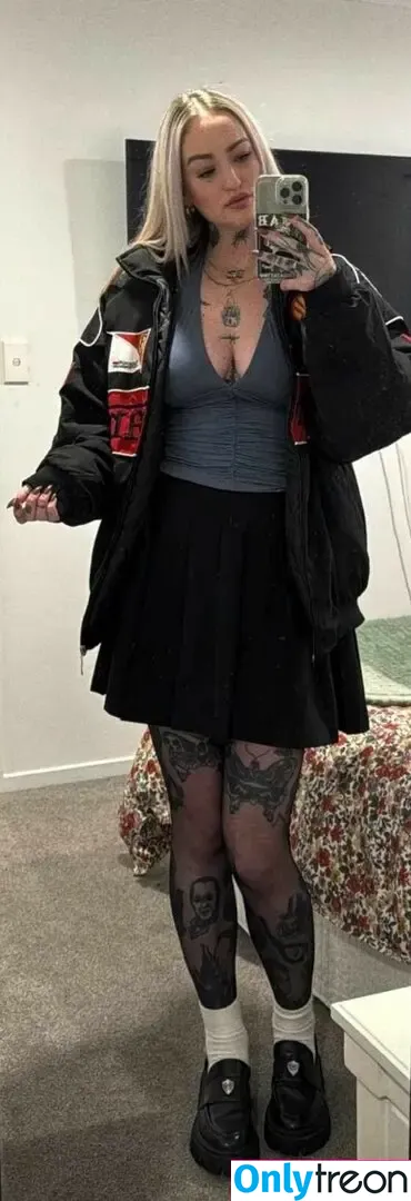 Goth Queen nude photo #0020 ( / lil__ked / lil_ked)