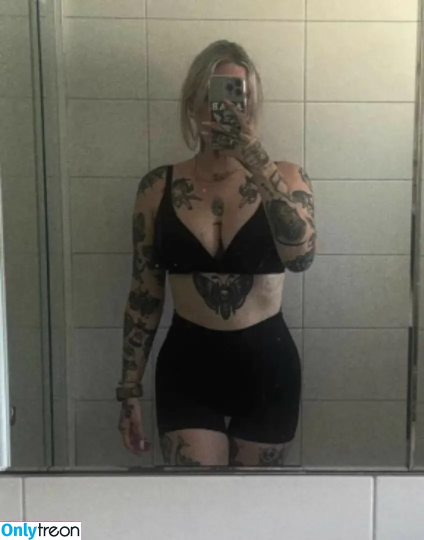 Goth Queen nude photo #0062 ( / lil__ked / lil_ked)