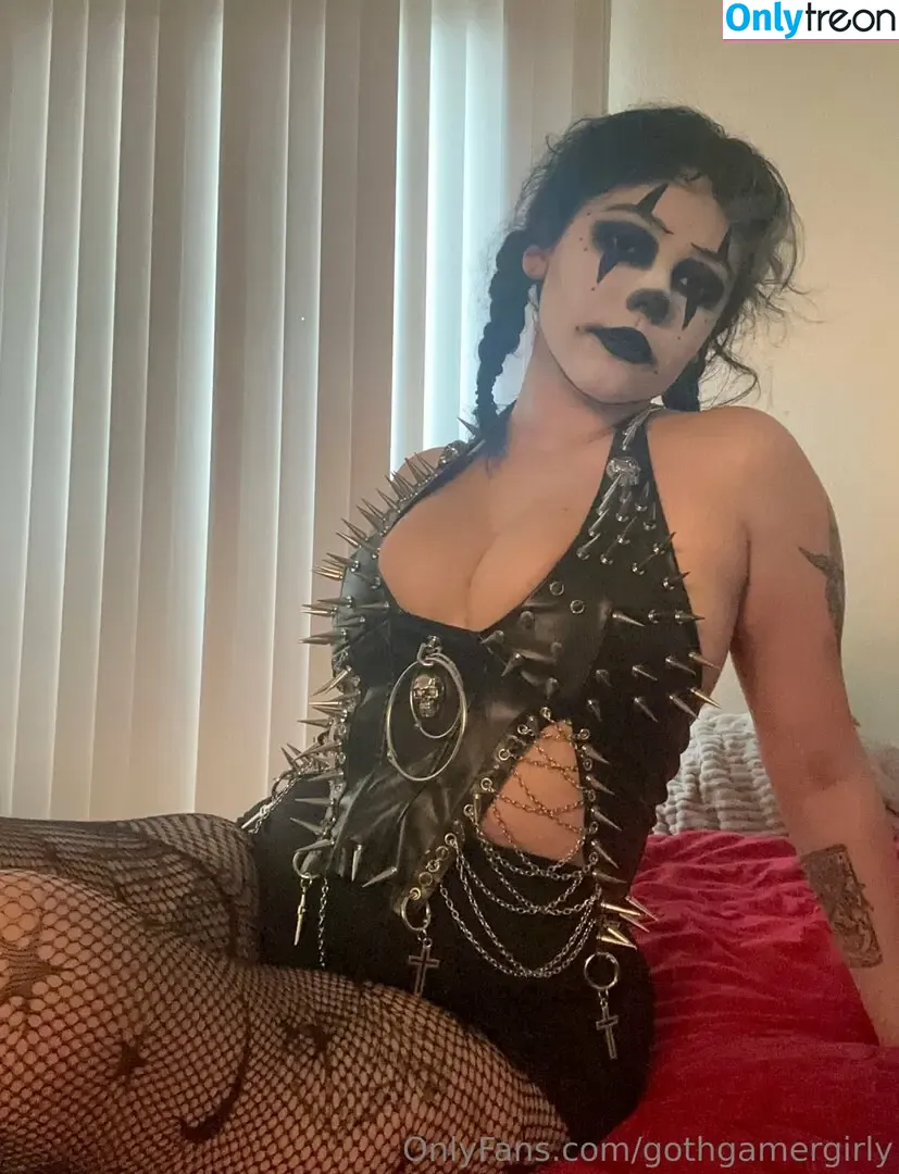 gothgamergirly nude photo #0260 (gothgirlgaming)