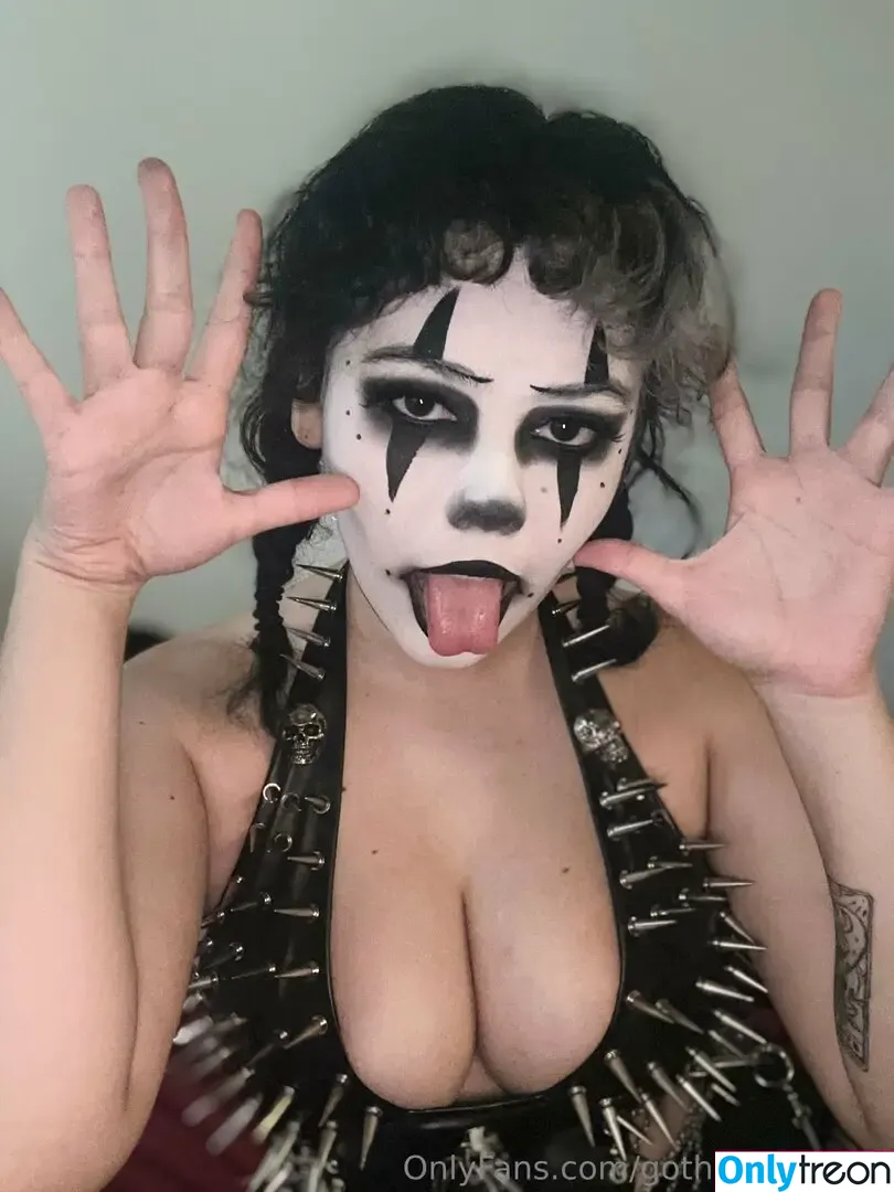 gothgamergirly nude photo #0261 (gothgirlgaming)