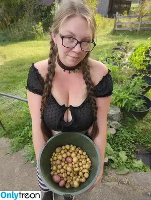 Gothicc Farm Wife / gothiccfarmwife / thisfarmwife nude photo #0023