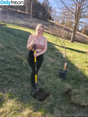 Gothicc Farm Wife / gothiccfarmwife / thisfarmwife nude photo #0024