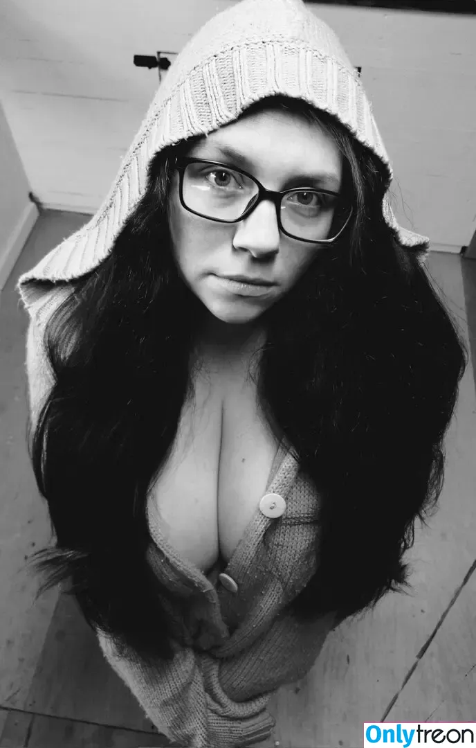 Gothicc Farm Wife nude photo #0036 (gothiccfarmwife / thisfarmwife)