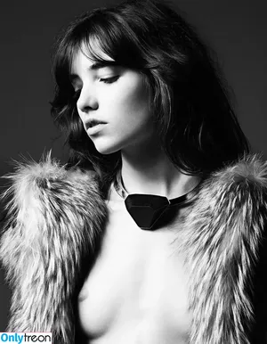 Grace Hartzel / graciehartzel nude photo #0004