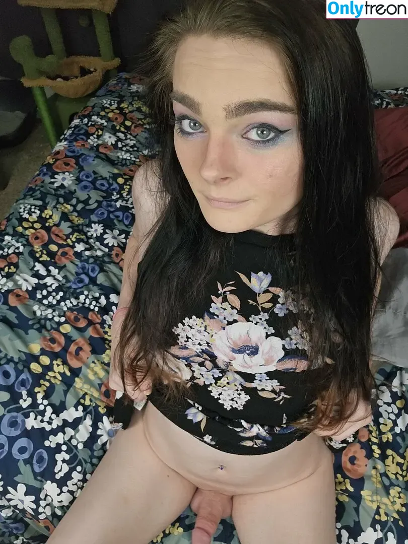 Grace Iris nude photo #0013 (graceiris_ts / irisxgrace / smolprincessdani)