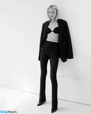 Grace VanderWaal / gracevanderwaal nude photo #0140