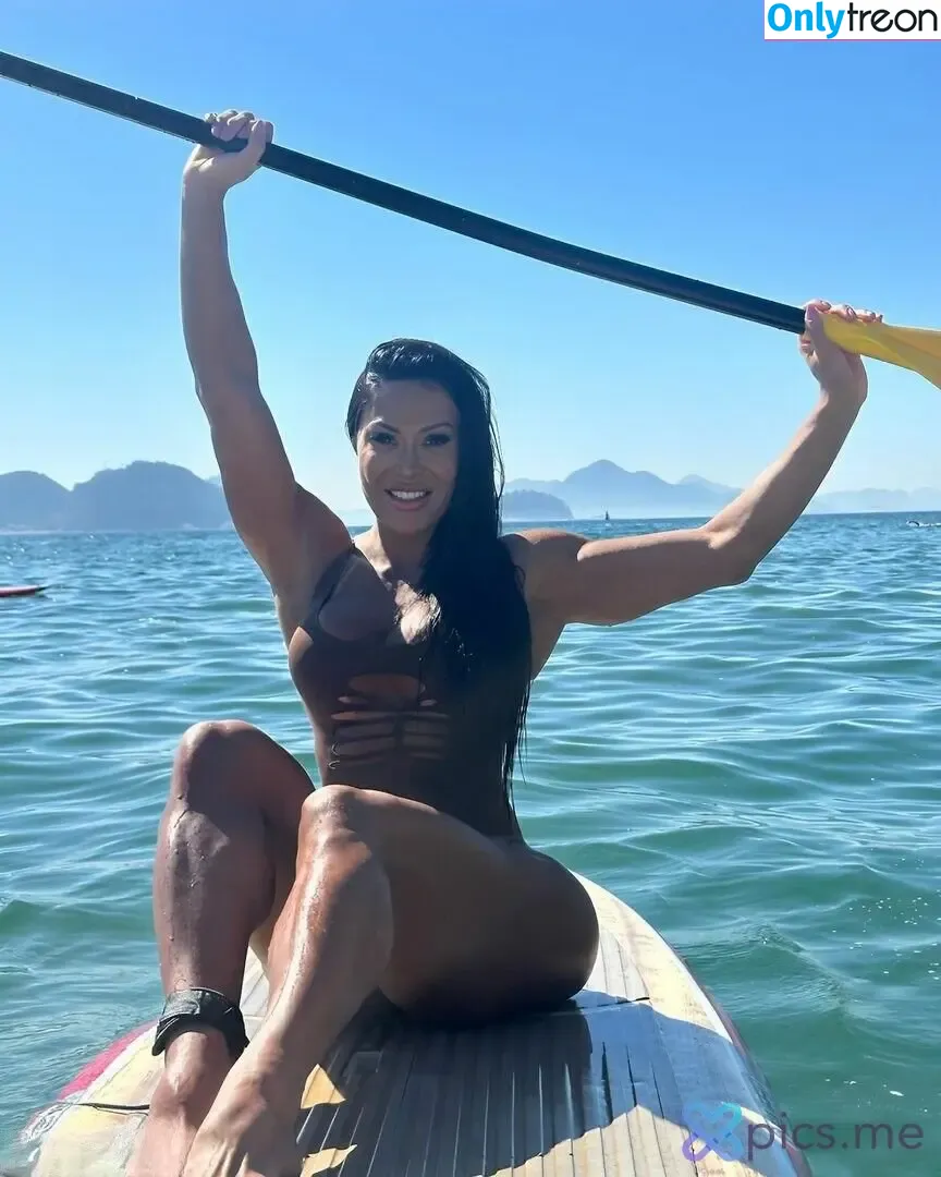 GraOficial nude photo #0006 (GraOficial)