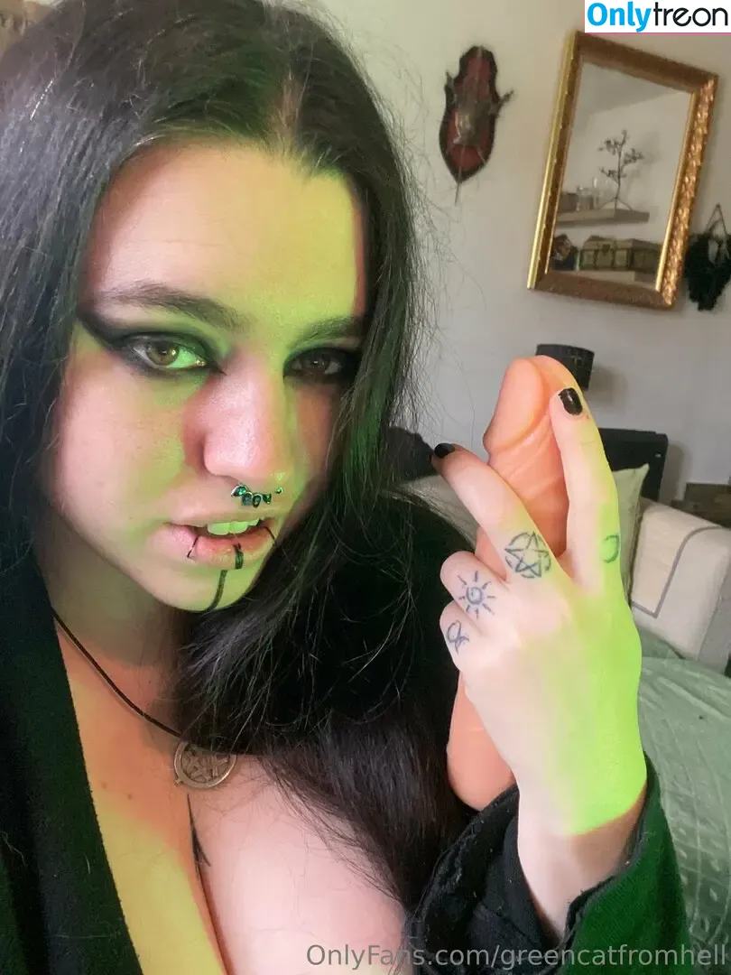 greencatfromhell nude photo #0008 (greencatfromhell3)