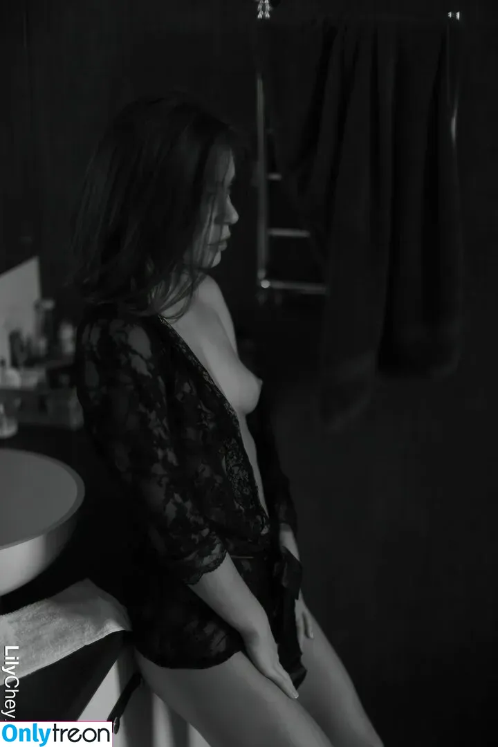 Guerlain nude photo #0111 (Anastasia S / Dominika / Lili / Lily C / Lily Chey / Nasty Q. / lea_guerlin / sia89)