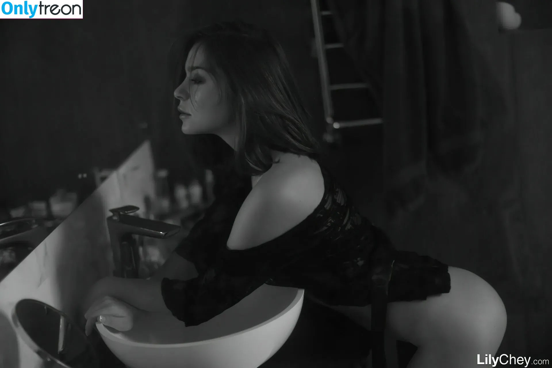 Guerlain nude photo #0131 (Anastasia S / Dominika / Lili / Lily C / Lily Chey / Nasty Q. / lea_guerlin / sia89)