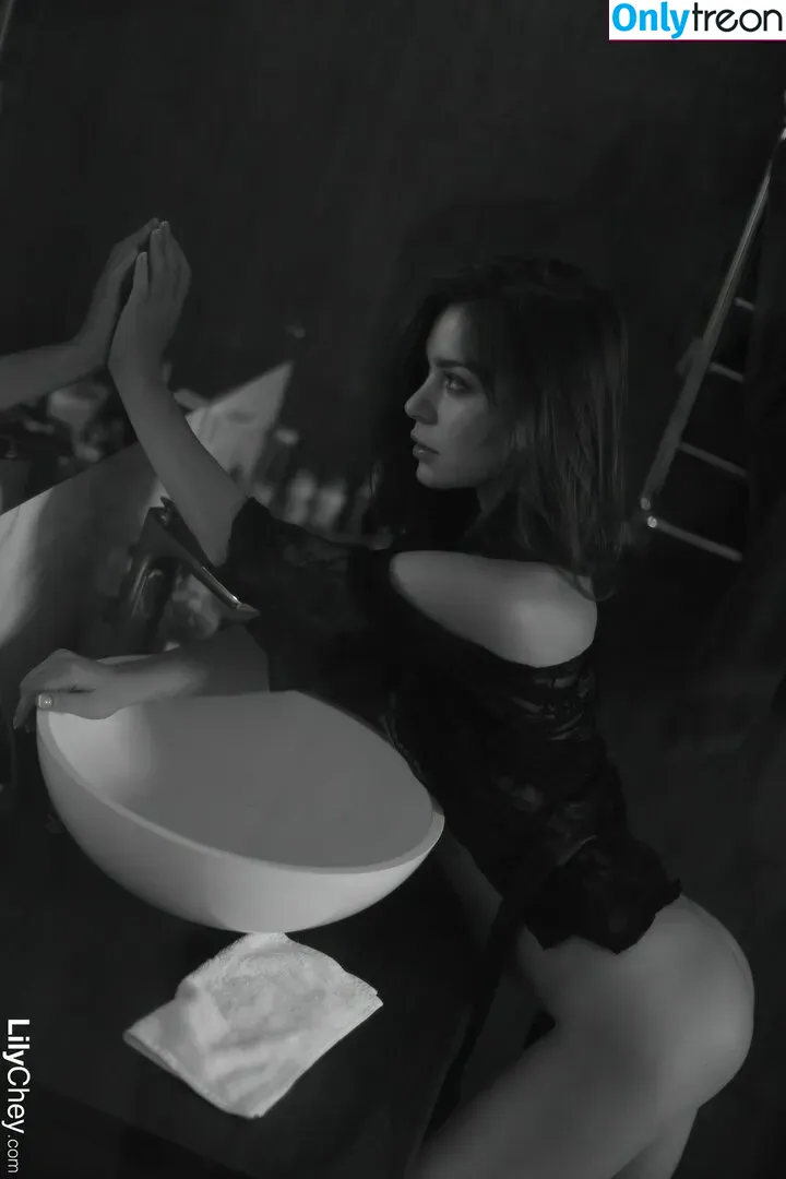 Guerlain nude photo #0132 (Anastasia S / Dominika / Lili / Lily C / Lily Chey / Nasty Q. / lea_guerlin / sia89)