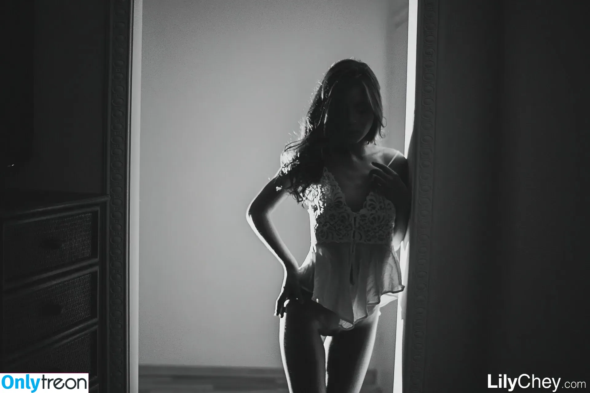 Guerlain nude photo #0310 (Anastasia S / Dominika / Lili / Lily C / Lily Chey / Nasty Q. / lea_guerlin / sia89)