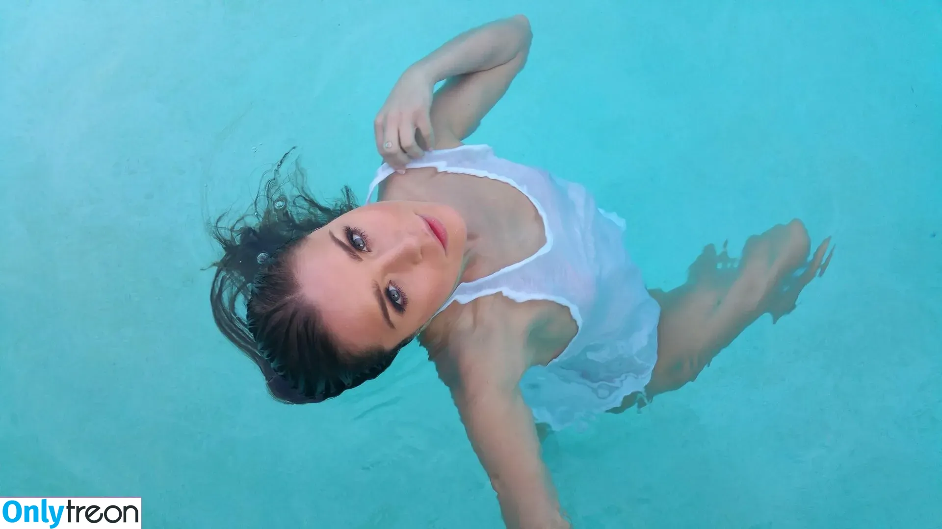 Guerlain nude photo #0392 (Anastasia S / Dominika / Lili / Lily C / Lily Chey / Nasty Q. / lea_guerlin / sia89)