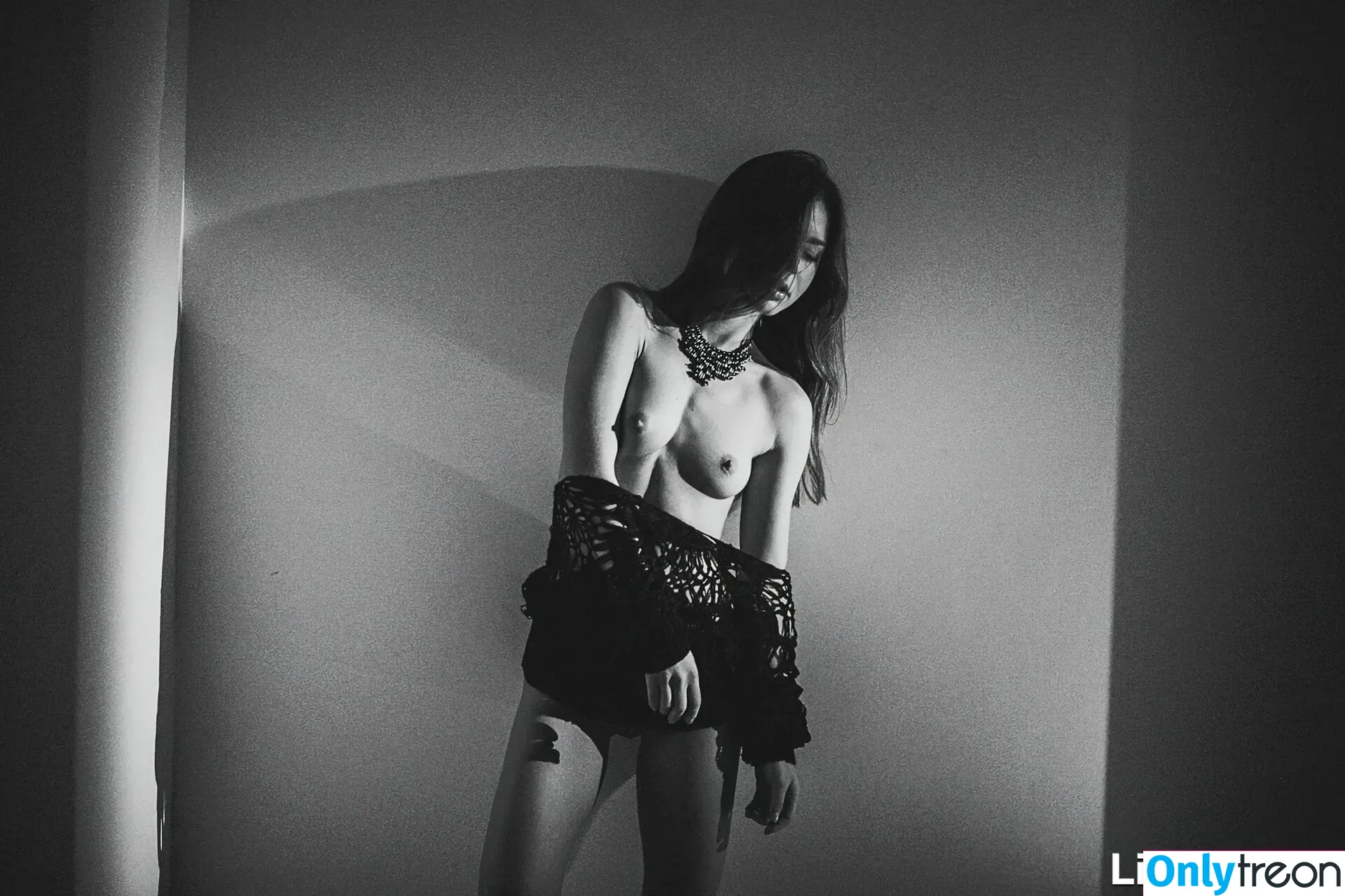 Guerlain nude photo #0431 (Anastasia S / Dominika / Lili / Lily C / Lily Chey / Nasty Q. / lea_guerlin / sia89)