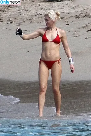 Gwen Stefani / gwenstefani nude photo #0022