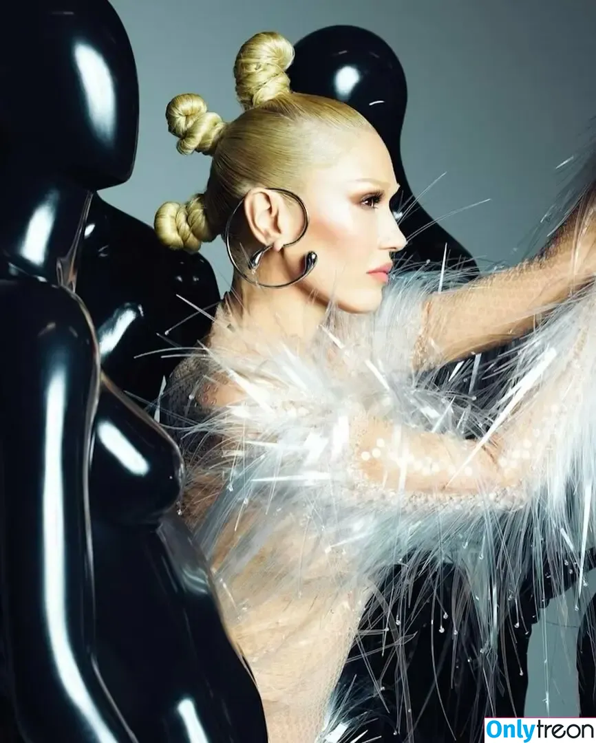 Gwen Stefani nude photo #0016 (gwenstefani)