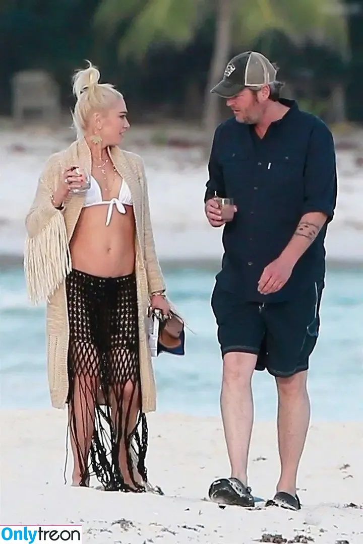 Gwen Stefani nude photo #0062 (gwenstefani)