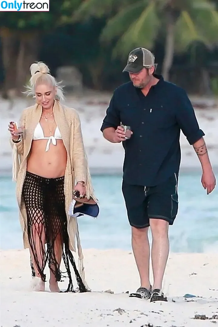 Gwen Stefani nude photo #0066 (gwenstefani)