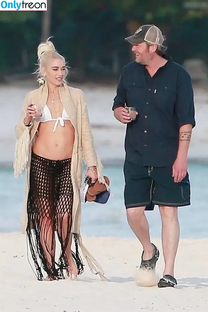 Gwen Stefani nude photo #0067 (gwenstefani)
