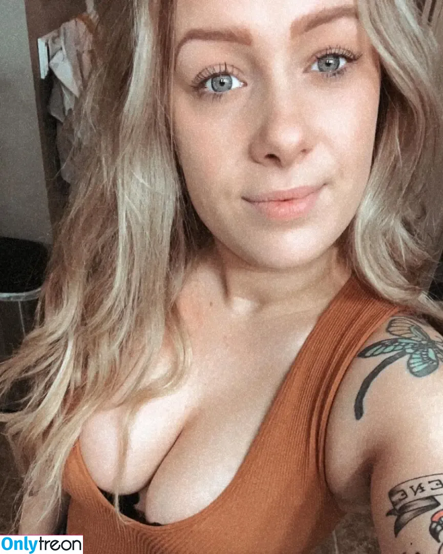 Gwenieloo nude photo #0001 (driggs.gwendolyn)