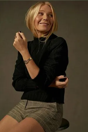 Gwyneth Paltrow / GwynethPaltrow nude photo #0123