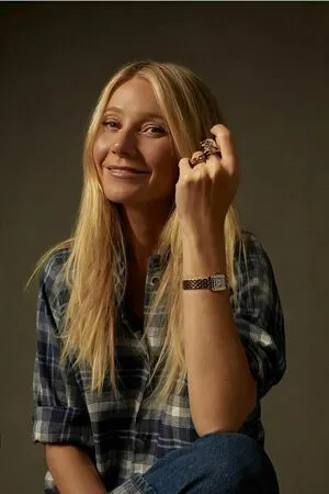Gwyneth Paltrow / GwynethPaltrow nude photo #0133