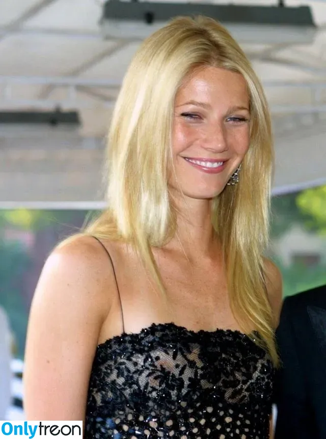 Gwyneth Paltrow nude photo #0049 (GwynethPaltrow)
