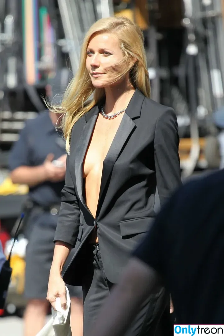 Gwyneth Paltrow nude photo #0062 (GwynethPaltrow)