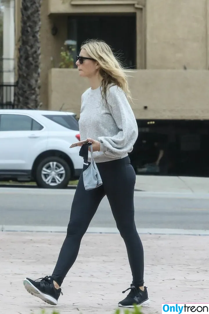 Gwyneth Paltrow nude photo #0184 (GwynethPaltrow)