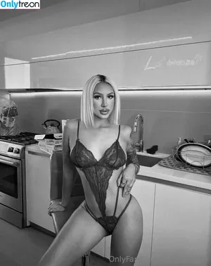 gxddessbby / natali.mesta nude photo #0008