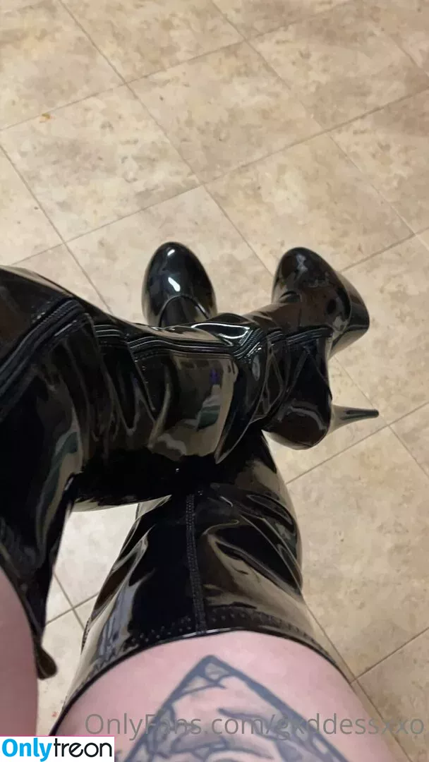 gxddessxxo nude photo #0001 (gxddessxxo)