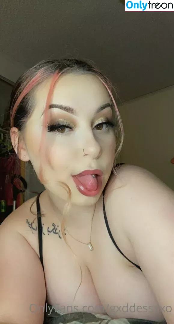 gxddessxxo nude photo #0002 (gxddessxxo)