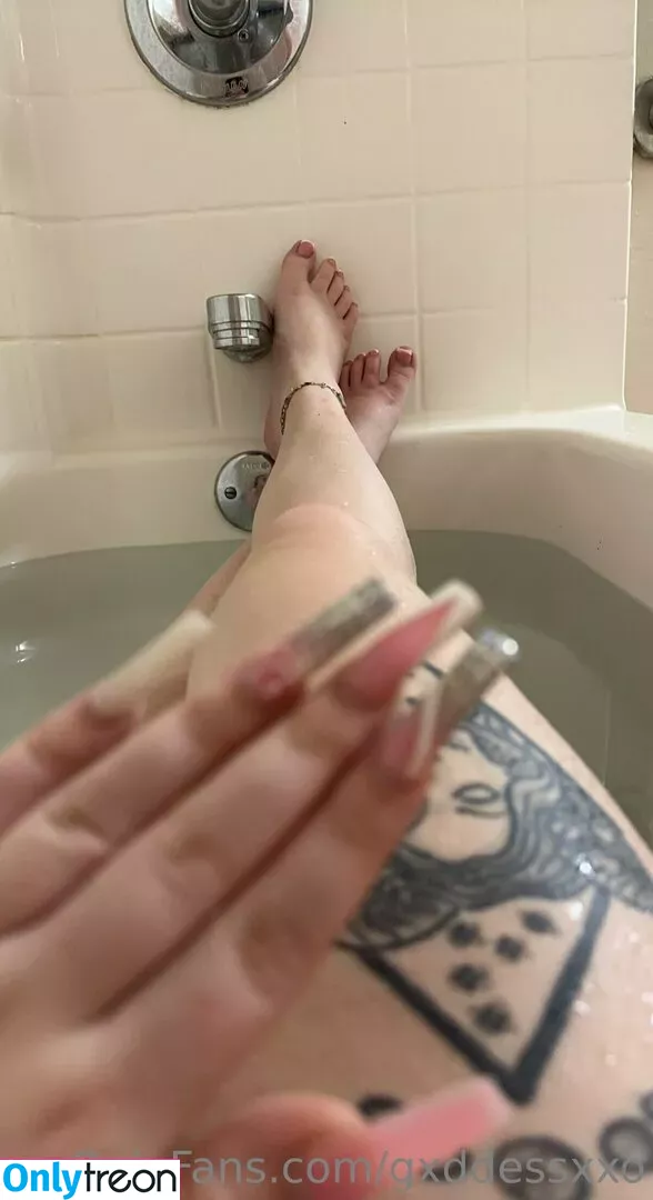 gxddessxxo nude photo #0008 (gxddessxxo)