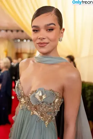 Hailee Steinfeld / hailee_steinfeld / haileesteinfeld nude photo #0033