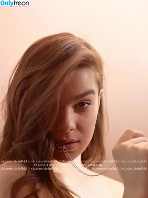 Hailee Steinfeld / hailee_steinfeld / haileesteinfeld nude photo #0060