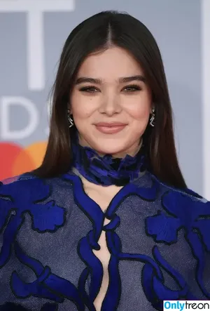 Hailee Steinfeld / hailee_steinfeld / haileesteinfeld nude photo #0069