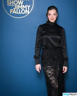 Hailee Steinfeld / hailee_steinfeld / haileesteinfeld nude photo #0450