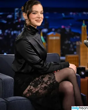 Hailee Steinfeld / hailee_steinfeld / haileesteinfeld nude photo #0459