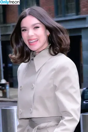 Hailee Steinfeld / hailee_steinfeld / haileesteinfeld nude photo #0464