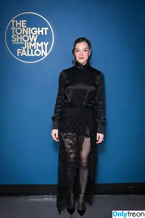 Hailee Steinfeld / hailee_steinfeld / haileesteinfeld nude photo #0475
