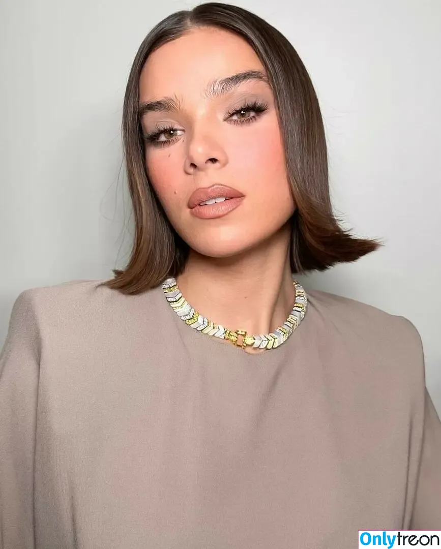 Hailee Steinfeld nude photo #0030 (hailee_steinfeld / haileesteinfeld)