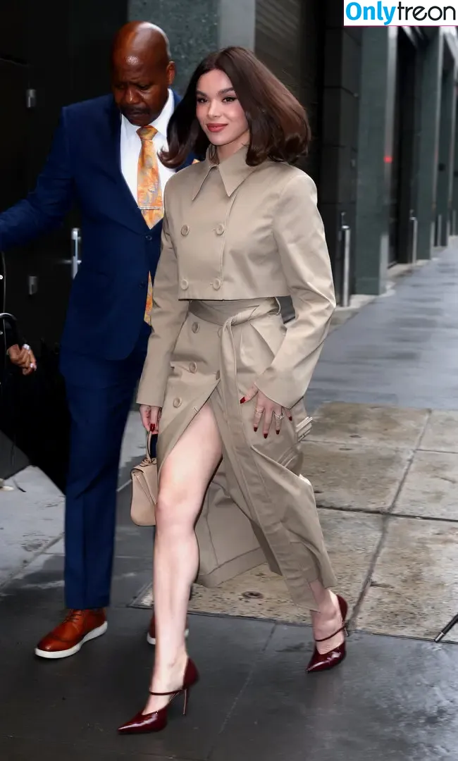 Hailee Steinfeld nude photo #0465 (hailee_steinfeld / haileesteinfeld)