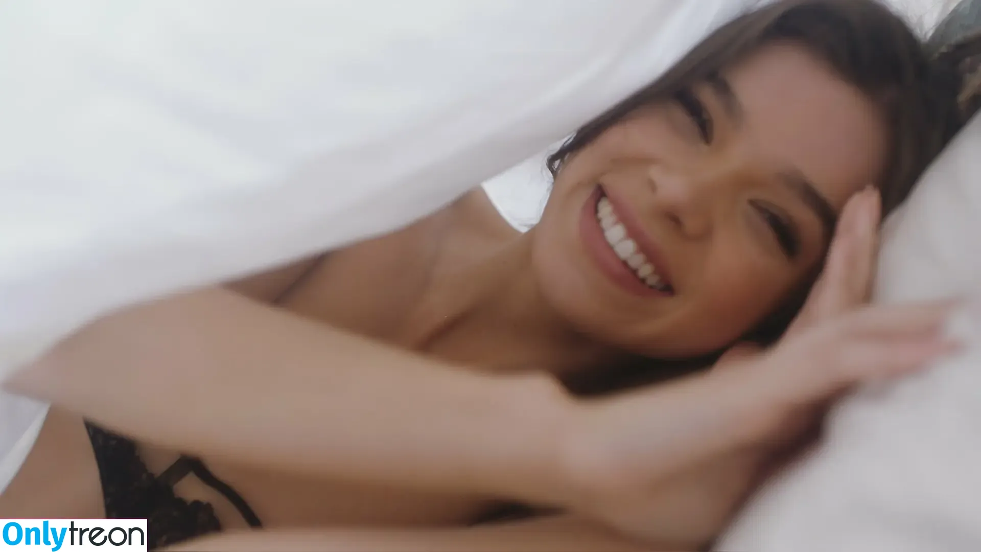 Hailee Steinfeld nude photo #0653 (hailee_steinfeld / haileesteinfeld)