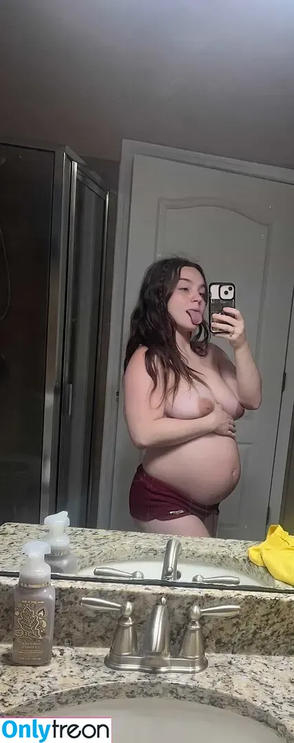 Hailee nude photo #0053 (haileesteinfeld / toosweet.hai)
