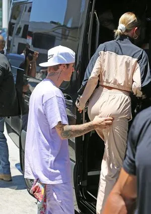 Hailey Baldwin Bieber / haileybieber nude photo #0026