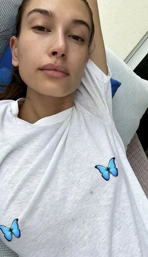 Hailey Baldwin Bieber / haileybieber nude photo #0028