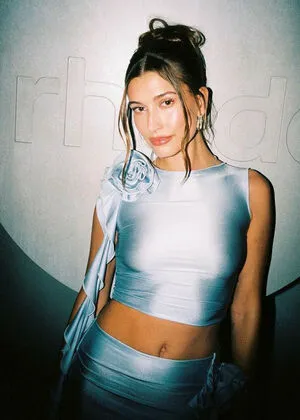 Hailey Baldwin Bieber / haileybieber nude photo #0058