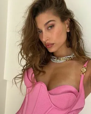 Hailey Baldwin Bieber / haileybieber nude photo #0083