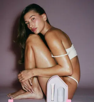 Hailey Baldwin Bieber / haileybieber nude photo #0133